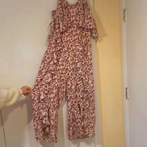 Off the shoulder pink jumpsuit. Size small.